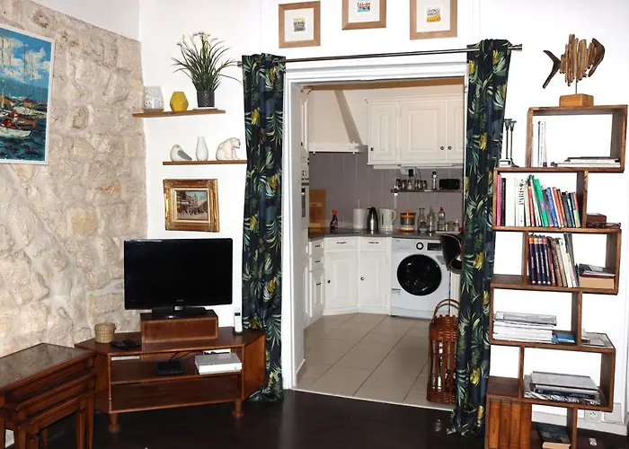 Superbe T3 Terrasse Coeur De Historique * Paris