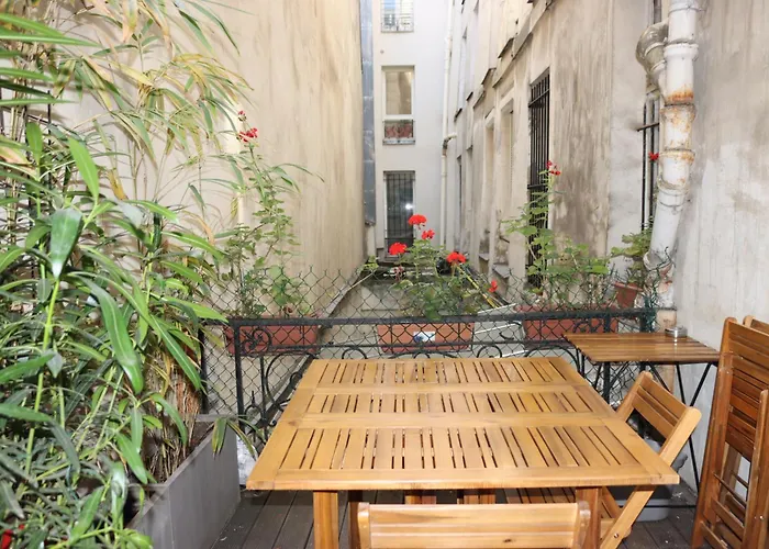 Superbe T3 Terrasse Coeur De Historique Paris